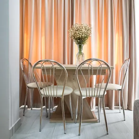 Heart Of History - Steps 2 Old Town & Metro *