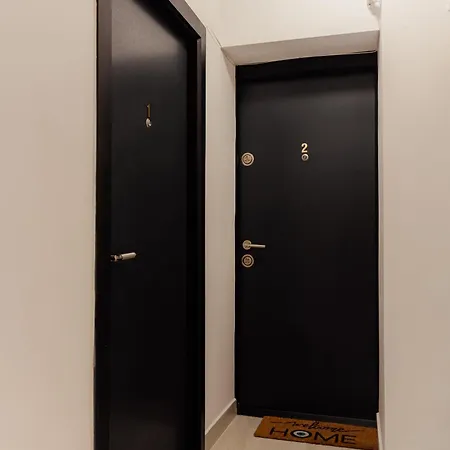 Heart Of History - Steps 2 Old Town & Metro Апартаменти Бухарест