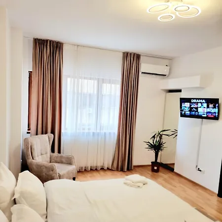 Heart Of History - Steps 2 Old Town & Metro Bucarest