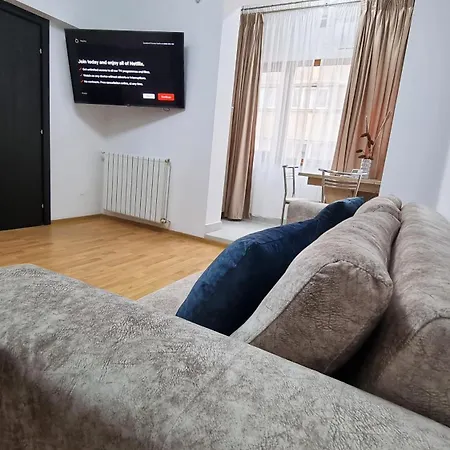 Heart Of History 1Br - Steps 2 Metro & Old Town Daire