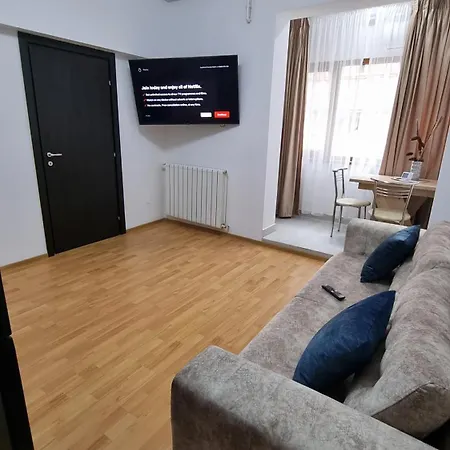 Heart Of History - Steps 2 Old Town & Metro