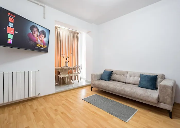 Heart Of History - Steps 2 Metro & Old Town