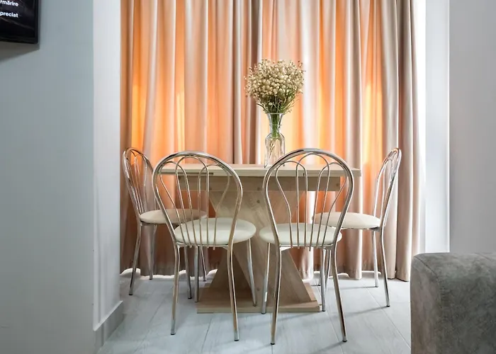 Heart Of History - Steps 2 Metro & Old Town *