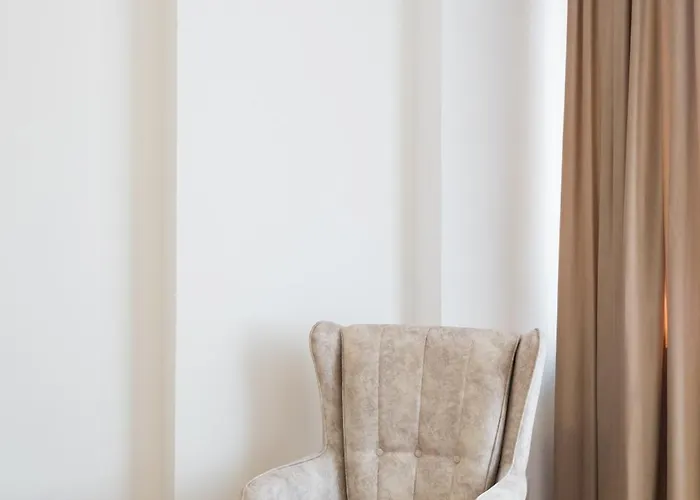 Heart Of History - Steps 2 Metro & Old Town