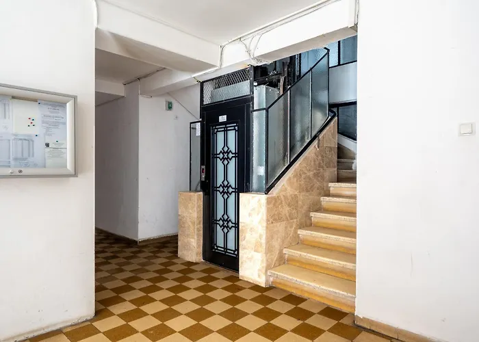 Heart Of History - Steps 2 Metro & Old Town