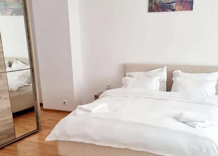 Heart Of History - Steps 2 Metro & Old Town