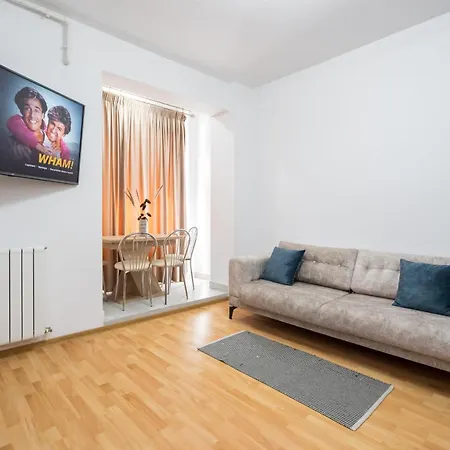 Heart Of History - Steps 2 Old Town & Metro