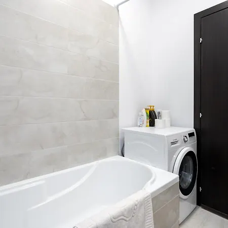 Heart Of History - Steps 2 Old Town & Metro *